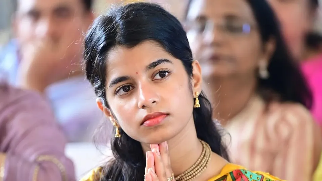 Maithili Thakur Success Story in Hindi Bihar Folk Songs