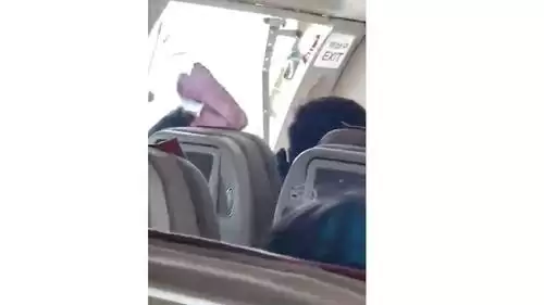 दक्षिण कोरिया में लैंडिंग से पहले विमान का दरवाजा खुला, एक यात्री हिरासत में