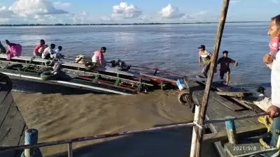 असम में ब्रह्मपुत्र नदी में नाव पलटने से कम से कम 50 लापता