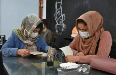 खुली हवा में सांस लेने वाले अफगानिस्तान की नई पीढ़ी को क्या तालिबान साध लेगा?