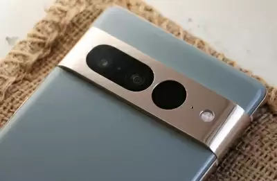 गूगल पिक्सल 8 के लिए नए वीडियो अनब्लर टूल पर काम कर रहा है