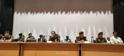 त्योहारों में शांति व्यवस्था भंग करने वालों को बख्शा नहीं जाएगा : नोएडा पुलिस कमिश्नर