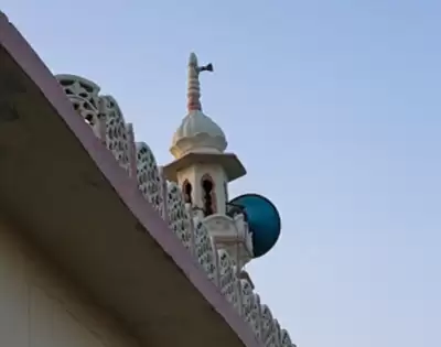 अलीगढ़ में अवैध मस्जिद को ध्वस्त कराना चाहते हैं भाजपा नेता