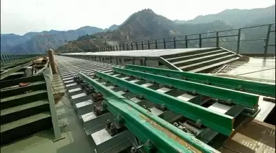 रेलवे ने दुनिया के सबसे ऊंचे चिनाब ब्रिज पर ट्रैक बिछाना शुरू किया