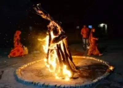 यूपी के इस गांव में नहीं होता होलिका दहन