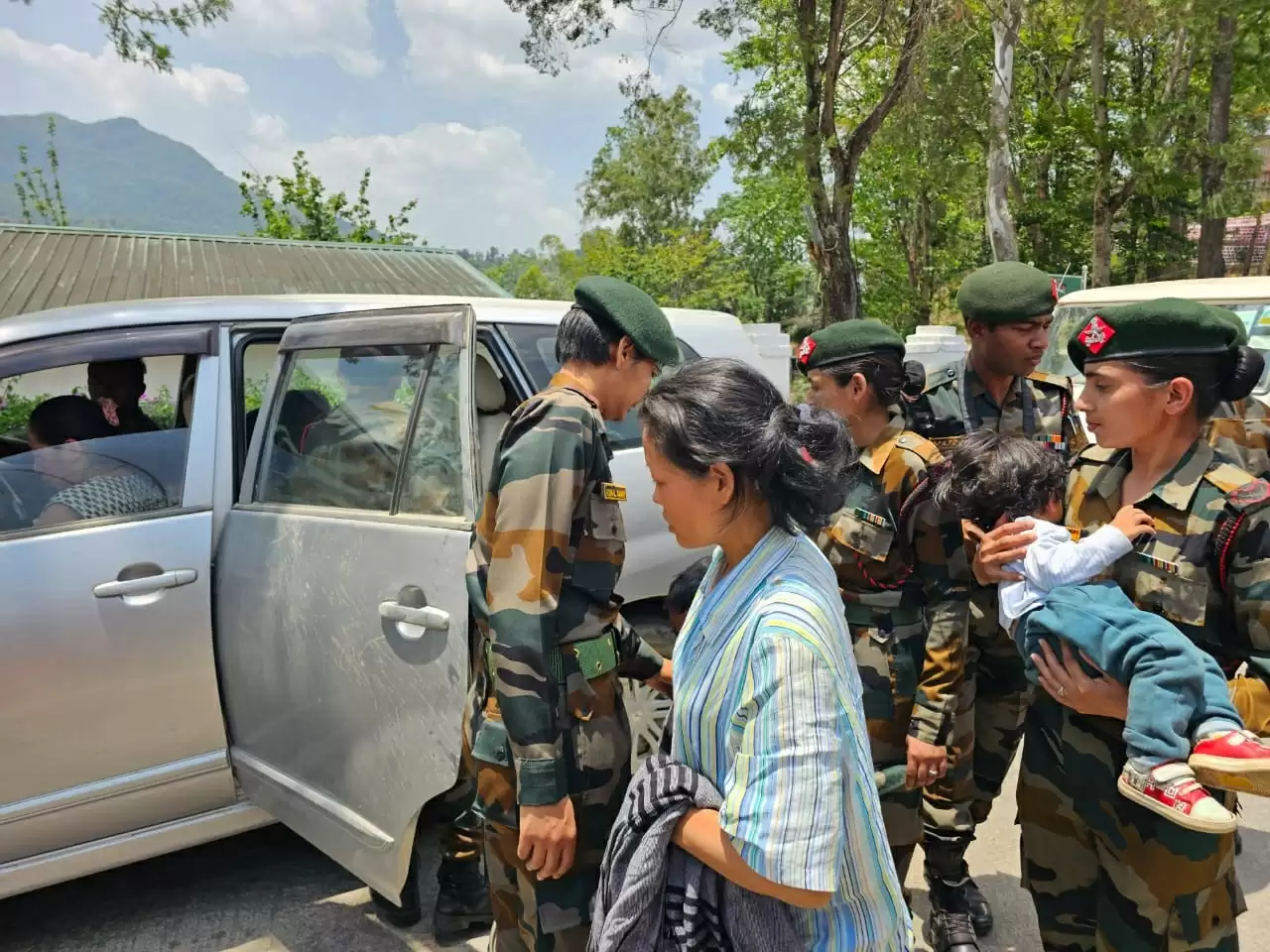 मणिपुर : हथियारबंद लोगों के हमले में एक व्यक्ति की मौत, कर्फ्यू में ढील खत्म