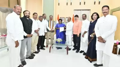 भाजपा ने टीएसपीएससी परीक्षा पेपर लीक मामले में केसीआर से इस्तीफे की मांग की