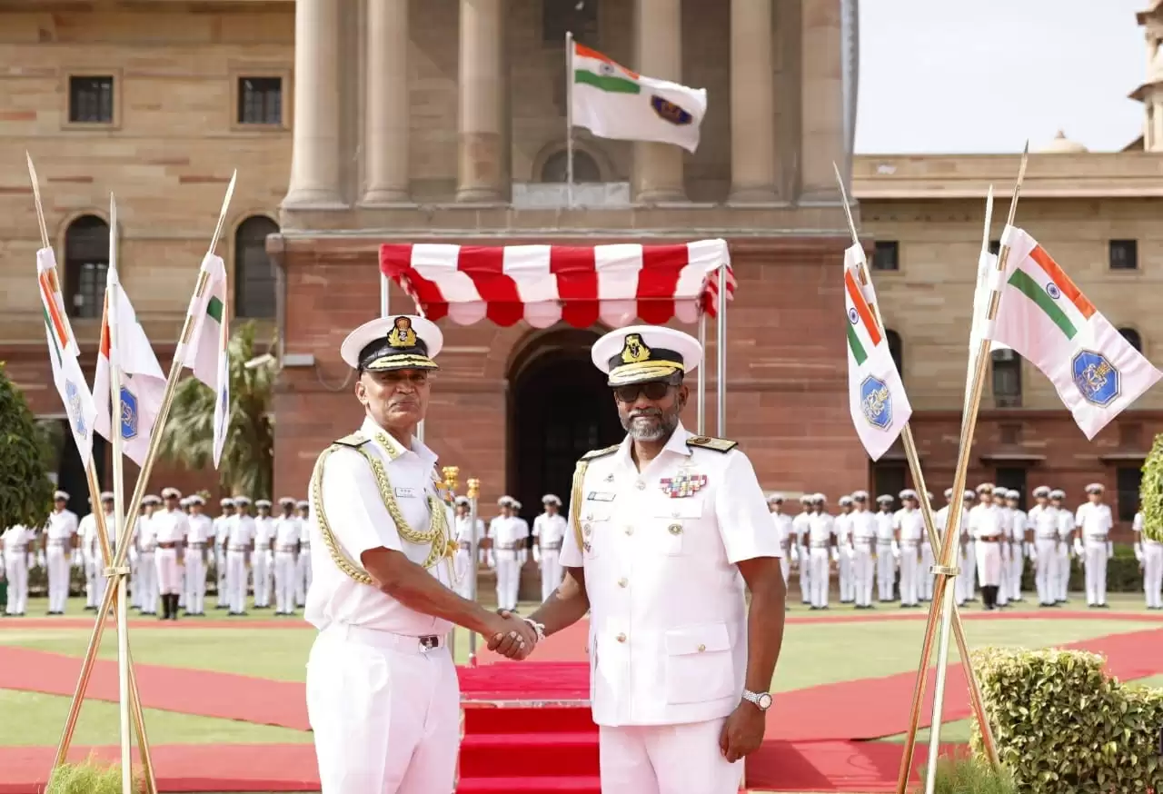 श्रीलंका नौसेना के वाइस एडमिरल प्रियांथा परेरा भारत दौरे पर