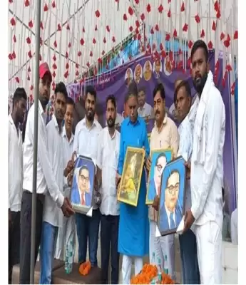 हरिद्वार में कांग्रेस और बसपा के 400 कार्यकर्ताओं ने भाजपा का दामन थामा