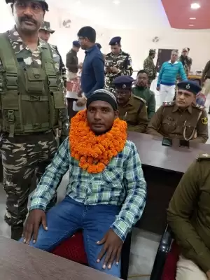 पूर्वी बिहार पूर्वोत्तर झारखण्ड स्पेशल एरिया कमिटी के हार्डकोर नक्सली ने किया आत्मसमर्पण, कहा, मैट्रिक करना है पास