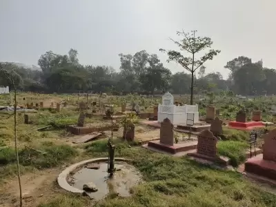 कोरोना: दिल्ली के सबसे बड़े कब्रिस्तान में संक्रमित शवों को दफनाने की जगह खत्म, अन्य कब्रिस्तानों में भेजे गए शव