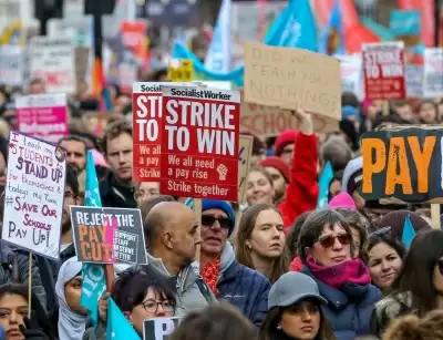 वेतन को लेकर ब्रिटेन के पांच लाख कर्मचारी हड़ताल पर