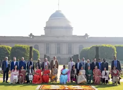सीजेआई चंद्रचूड़ और दूसरे जजों ने अमृत उद्यान का किया दौरा