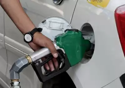 पेट्रोल, डीजल की कीमतें स्थिर, वैश्विक तेल दरें कम