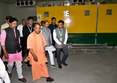 इंटीग्रेटेड पैक हाउस का सीएम ने किया स्थलीय निरीक्षण, परियोजनाओं की समीक्षा