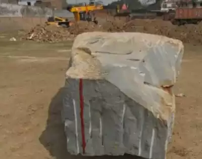 कर्नाटक के मैसूर से पहुंची शिलाओं का होगा परीक्षण