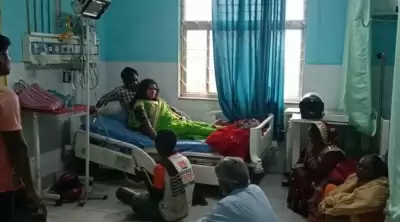 झारखंड: गुमला सदर हॉस्पिटल के आईसीयू में सर्पदंश की शिकार महिला के साथ घंटों तंत्र-मंत्र करते रहे तांत्रिक