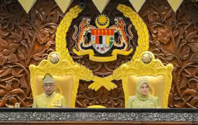 नए राजनीतिक गंठजोड़ के बीच मलेशियाई संसद बुलाई गई