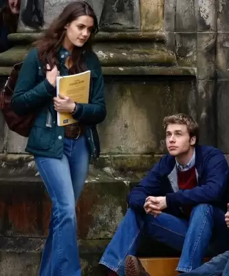 द क्राउन सीजन 6 से प्रिंस विलियम व केट मिडलटन का फस्र्ट लुक जारी