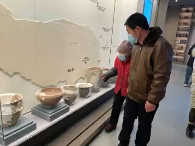 चीनी वसंतोत्सव में हनान प्रांत में यांगशाओ संग्रहालय का दौरा