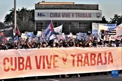 क्यूबा में मेइ डे जुलूस निकाल कर अमेरिकी प्रतिंबध का विरोध किया गया