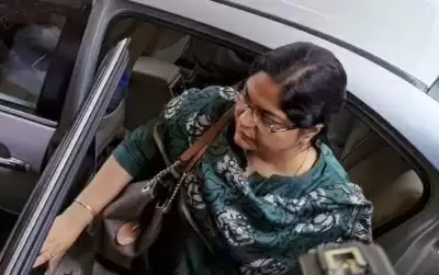 झारखंड की सीनियर आईएएस पूजा सिंघल और उनके पति अभिषेक गिरफ्तार, आय से अधिक संपत्ति का मामला (लीड-1)