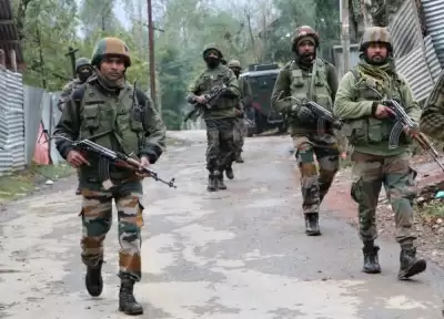 कश्मीर गोलाबारी : घायल 3 सैनिकों, 2 नागरिकों की हालत स्थिर