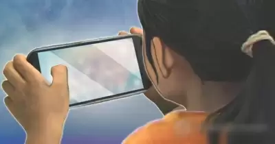 युवती ने वीडियो बनाने से रोकने पर छोटे भाइयों का गला घोंटने का किया प्रयास