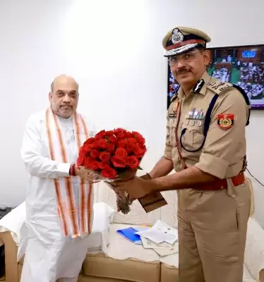 नई दिल्ली के नए पुलिस आयुक्त ने शाह से की मुलाकात (लीड-1)