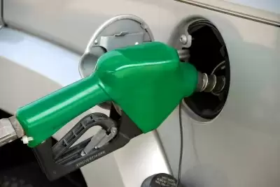 दिल्ली में पेट्रोल पर वसूला जा रहा है 49 रुपए प्रति लीटर का टैक्स