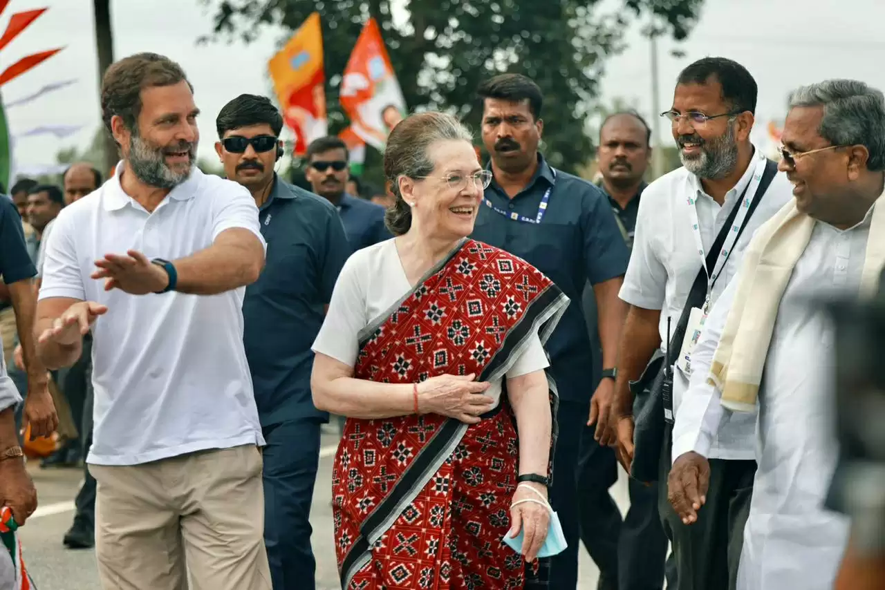 कर्नाटक में कैबिनेट विस्तार से पहले दिल्ली में सोनिया, राहुल से मिले सिद्दारमैया