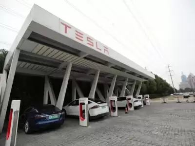 New model of Tesla टेस्ला के मॉडल एस में नए सॉफ्टवेयर किए जाएंगे अपडेट : रिपोर्ट