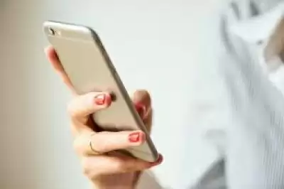 एंड्रॉइड स्मार्टफोन से ज्यादा आईफोन में ट्रेड करते हैं यूजर्स-रिपोर्ट