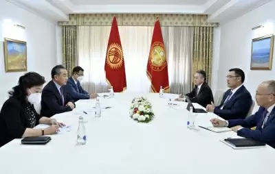 किर्गिस्तान के राष्ट्रपति ने वांग यी से मुलाकात की