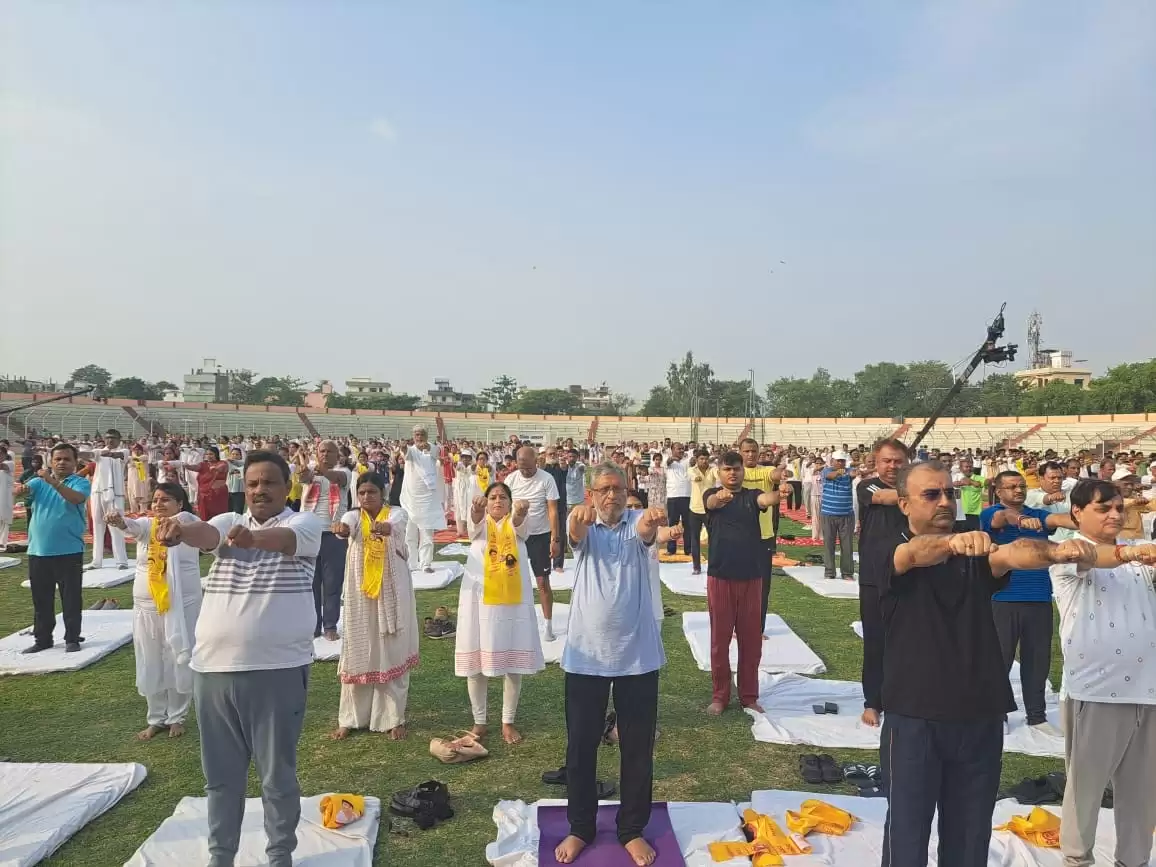 बिहार में योग दिवस पर आम से लेकर खास तक ने किया योगाभ्यास