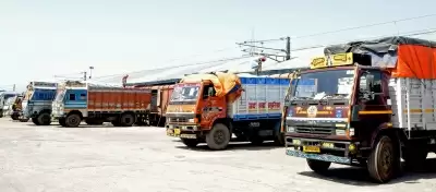 आंध्रप्रदेश में बिना टोल चुकाए भाग रहे ट्रक चालक को पुलिस ने दबोचा