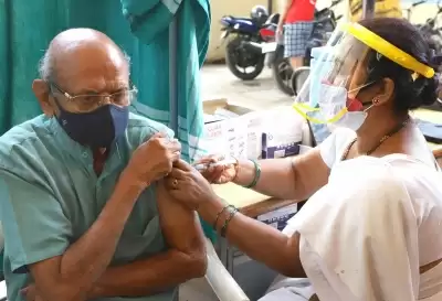 तेलंगाना ने 15 लाख बूस्टर डोज खरीदे, मार्च में उछाल के बाद कोविड के मामले कम हुए