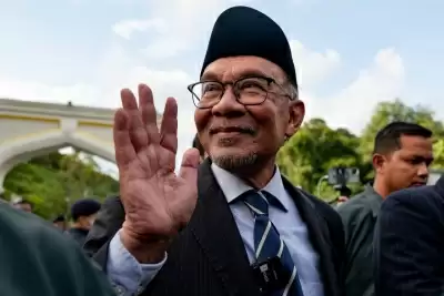 अनवर इब्राहिम को नए मलेशियाई प्रधानमंत्री के रूप में किया गया नामित