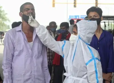 भारत में 24 घंटे में कोरोना वायरस के 10,302 मामले सामने आए, 276 लोगों की गई जान