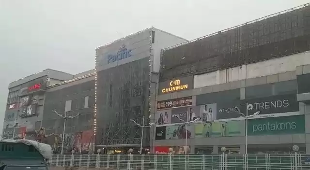 गाजियाबाद के मॉल में स्पॉ की आड़ में जिस्मफरोशी, 99 हिरासत में