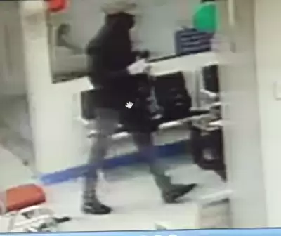 यूपी : चोरी करने के बाद दुकान में ही डांस करने लगा चोर