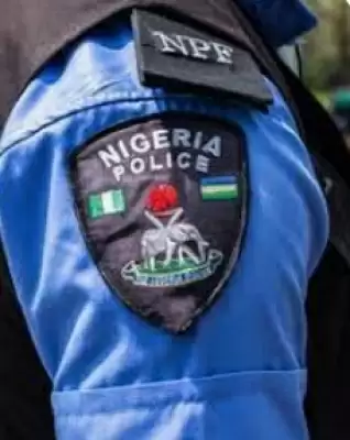 नाइजीरिया में पुलिस ने चुनाव आयोग के अपहृत 17 अधिकारियों को छुड़ाया