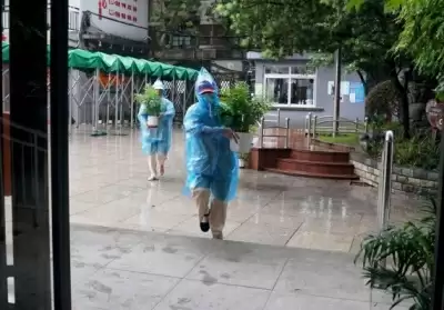 शंघाई में तूफान की चपेट में आने वाले करीब 330,000 लोगों को बचाया
