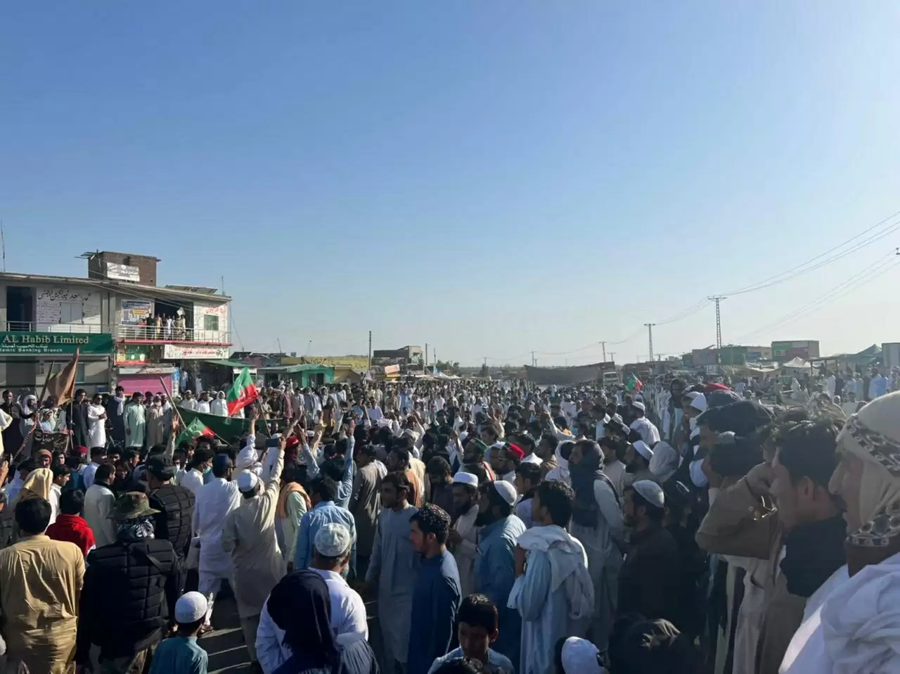 इमरान ने प्रमुख सहयोगियों के साथ मिलकर 9 मई के दंगों की योजना बनाई: रिपोर्ट