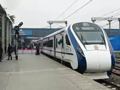 फ्लाइट की तर्ज पर होगी अब वंदे भारत ट्रेन की सफाई