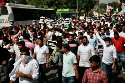 लखिमपुर हिंसा: गृह राज्यमंत्री की बर्खास्तगी को लेकर भारतीय युवा कांग्रेस का गृहमंत्री शाह के घर के बाहर विरोध प्रदर्शन