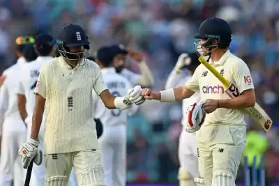 लंबे समय तक बल्लेबाजी करने से ही इंग्लैंड के लिए मौका बन सकता है : वॉन