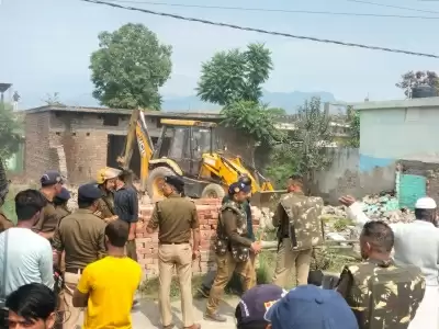 उत्तराखंड : विकासनगर में शक्ति नहर किनारे अवैध कब्जे पर चला बुलडोजर, अभियान जारी रहेगा