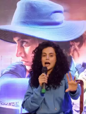 फिल्म उद्योग अभी चरमरा गया है!