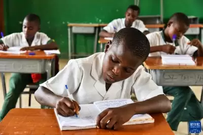 चीन की सहायता से निर्मित माध्यमिक विद्यालय से कैमरून के कृषि विकास को मिली मदद